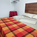 Casa A Trabalho Garagem E Internet Gratis Proximo As Praias