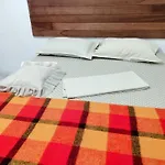 Casa A Trabalho Garagem E Internet Gratis Proximo As Praias